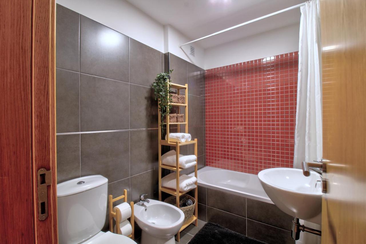 Spacious Terrace, Swimming Pool, Private Parking Olhão المظهر الخارجي الصورة